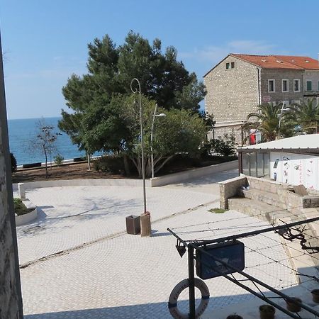 Oaza Hotel Petrovac Ngoại thất bức ảnh