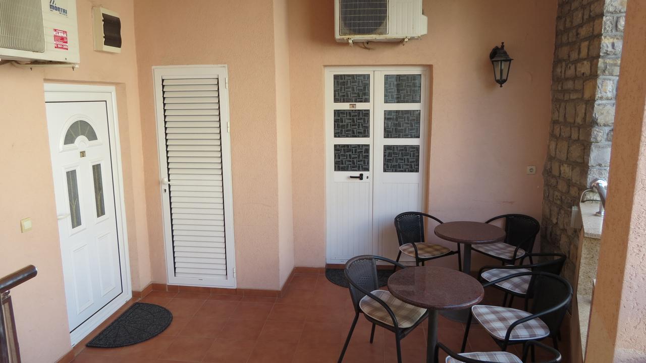 Oaza Hotel Petrovac Ngoại thất bức ảnh