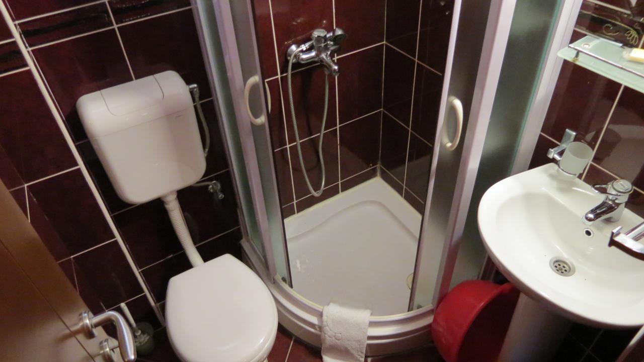 Oaza Hotel Petrovac Ngoại thất bức ảnh