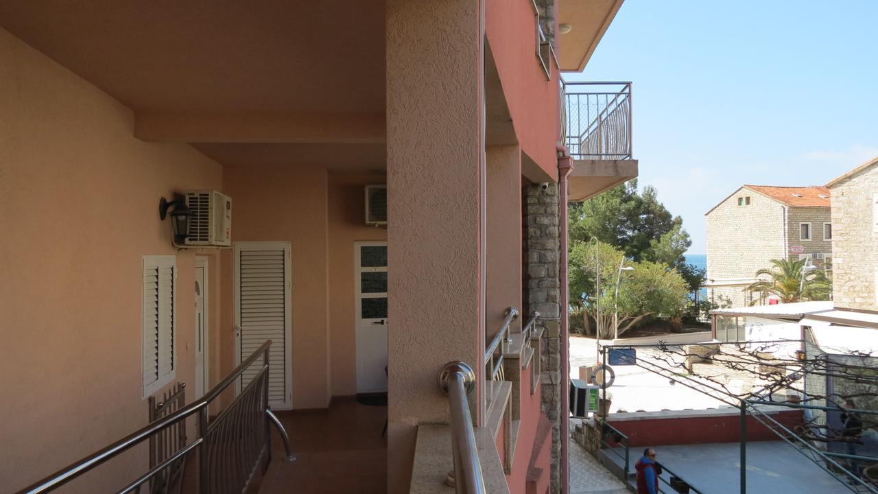 Oaza Hotel Petrovac Ngoại thất bức ảnh
